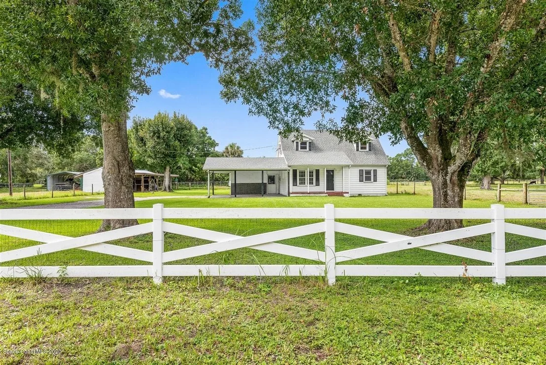 Photo of 1285 Hall Road