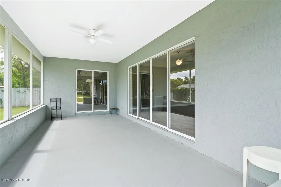 Photo of 977 Pineland Drive