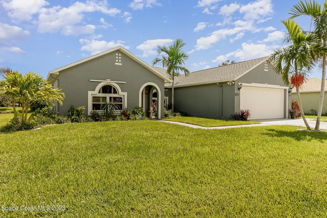 Photo of 1202 Meadow Lake Road