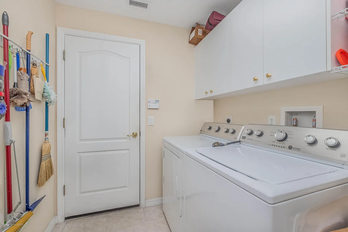 Photo of 7237 Broderick Drive