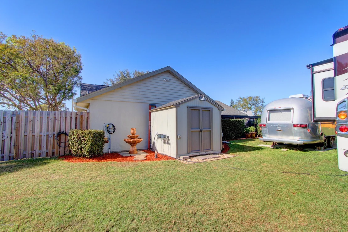 Photo of 1237 Lakeview Drive