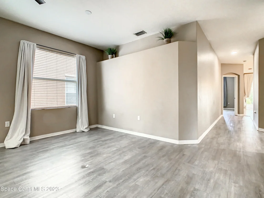 Photo of 324 Sedgewood Circle