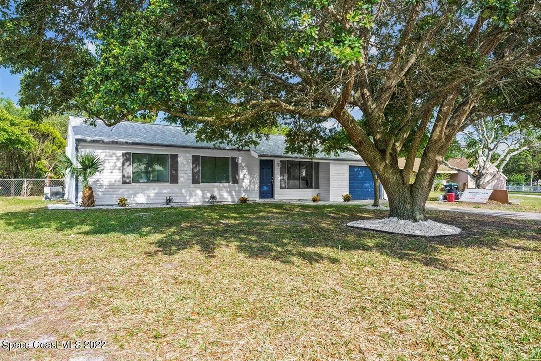 Photo of 1365 Wayside Court NE