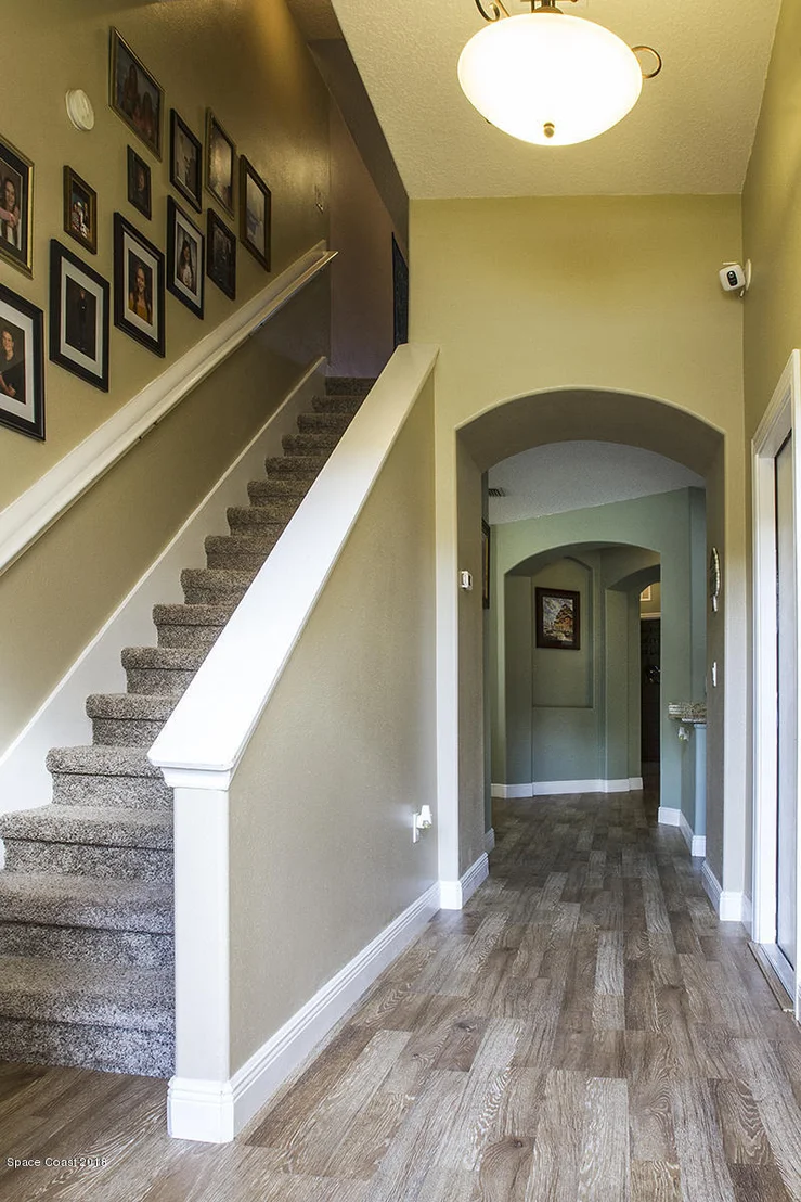 Photo of 565 Dryden Circle