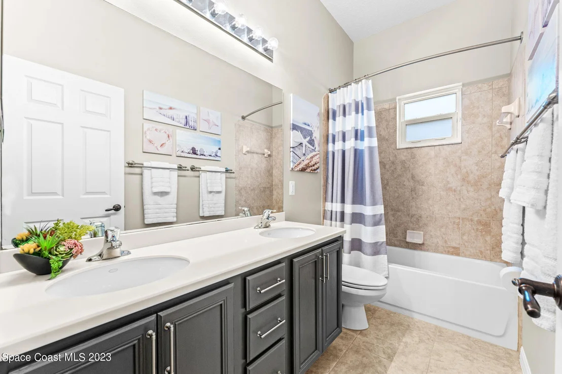 Photo of 2275 Botanica Circle