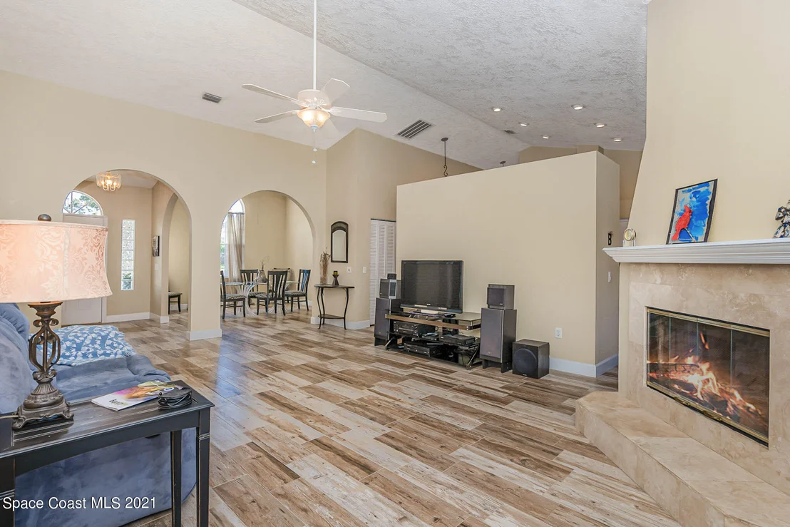 Photo of 1365 Heritage Acres Boulevard
