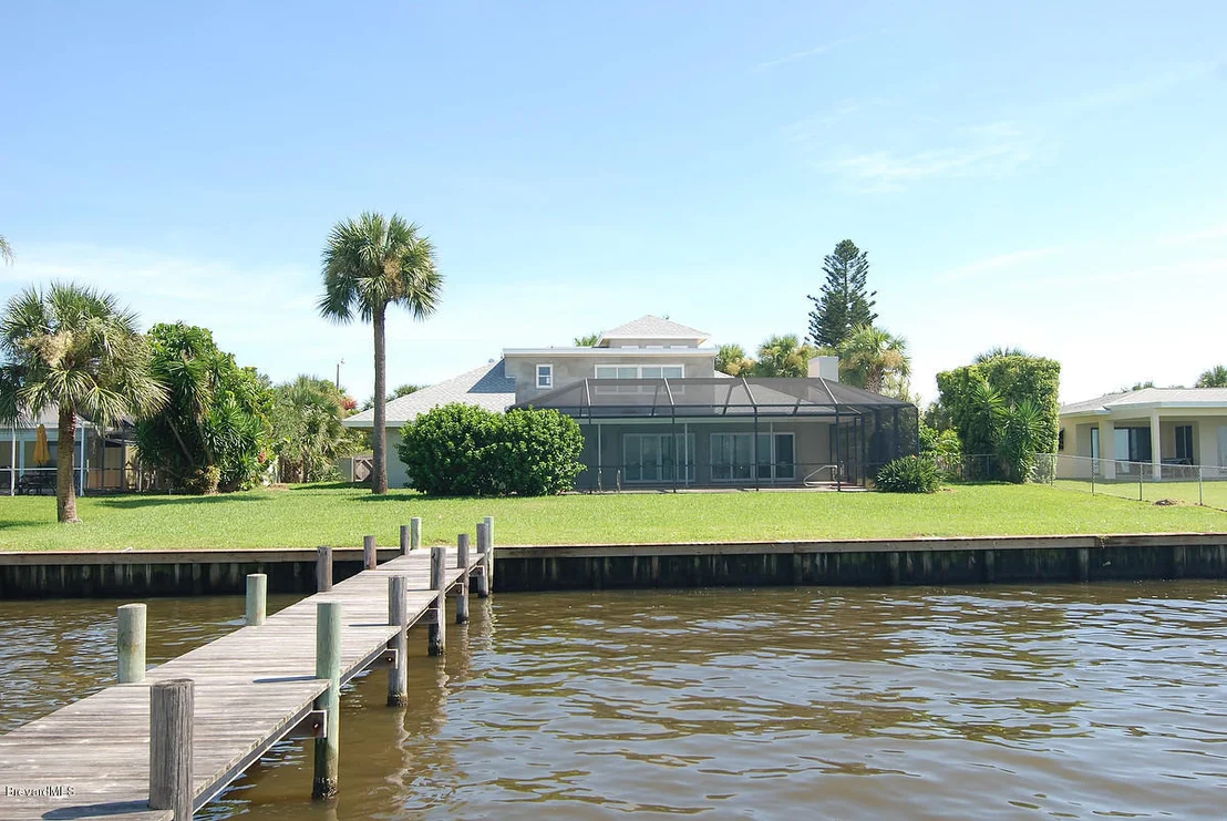 Photo of 427 Riverview Lane