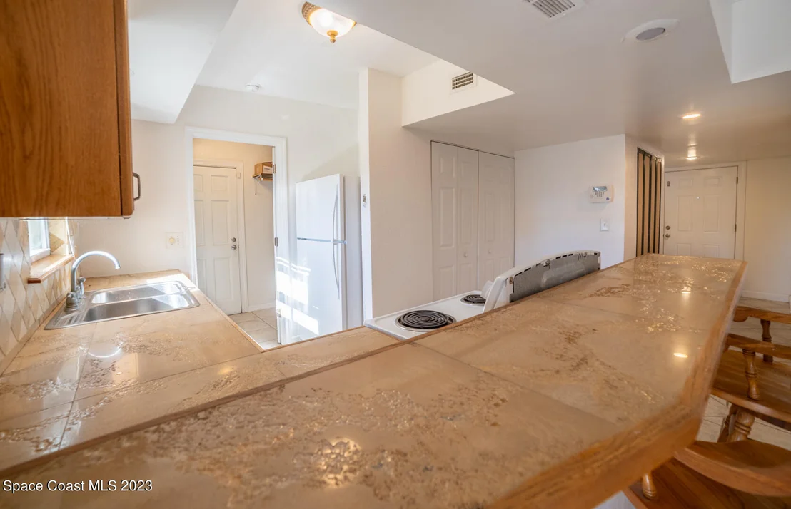 Photo of 824 Cadez Street NE