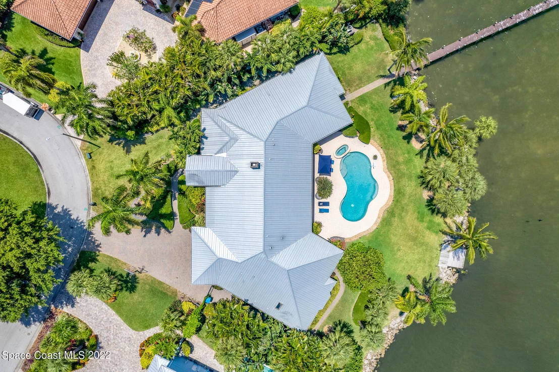 Photo of 437 River View Lane