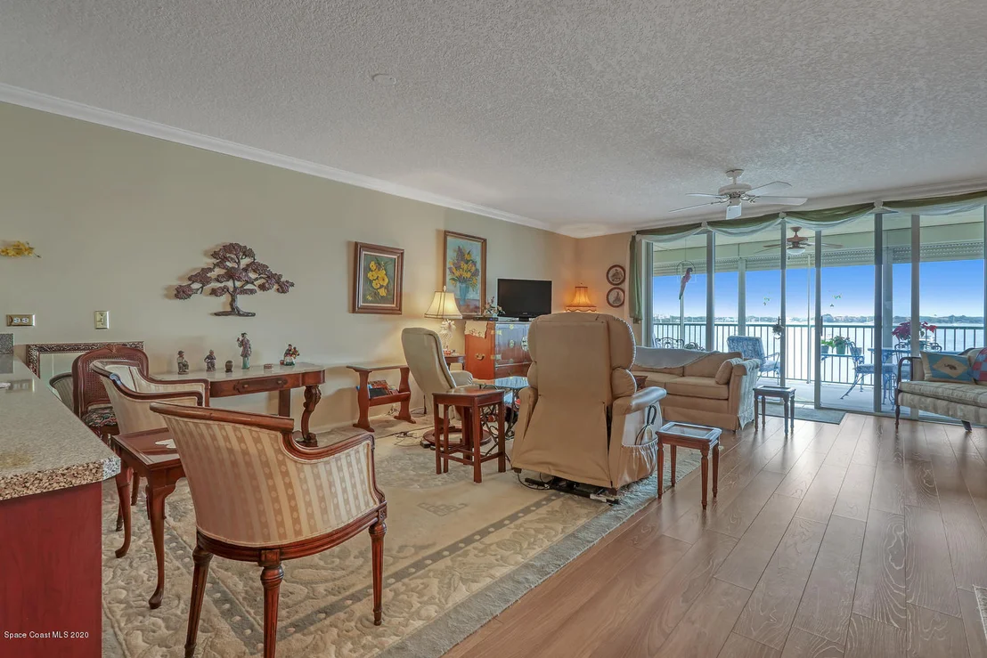 Photo of Unit 405 at 102 Riverside Drive