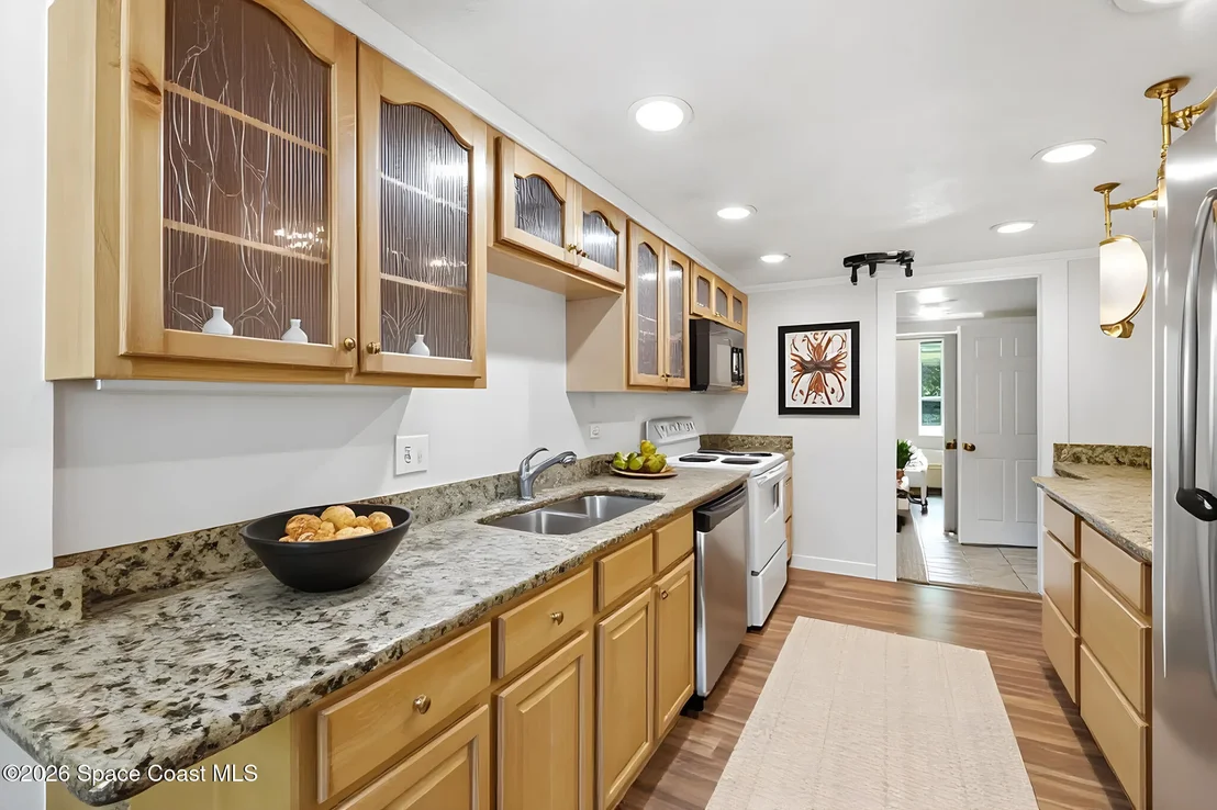 Photo of 355 Pine Avenue