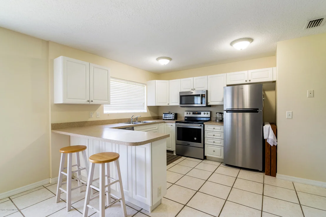 Photo of 1071 Hooper Avenue NE