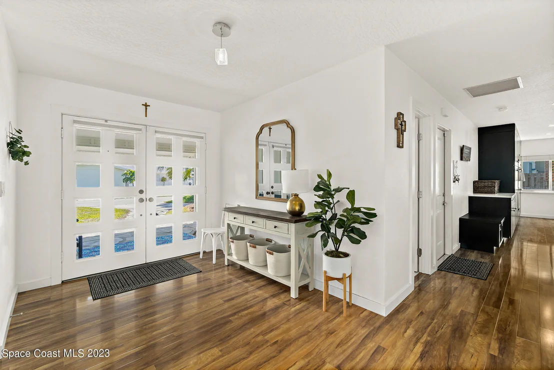 Photo of 460 Monaco Drive