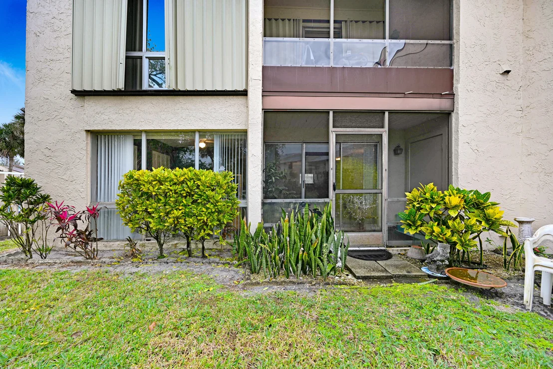 Photo of Unit 4H at 2500 Eagle Drive