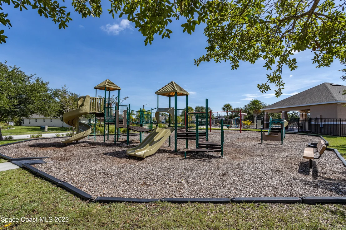 Photo of 1660 Bridgeport Circle