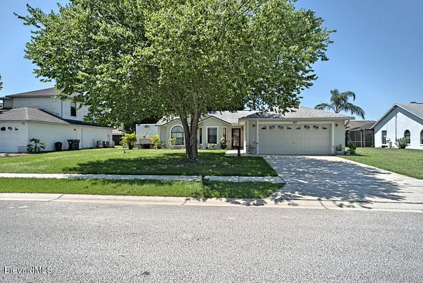 Photo of 897 Spirea Drive