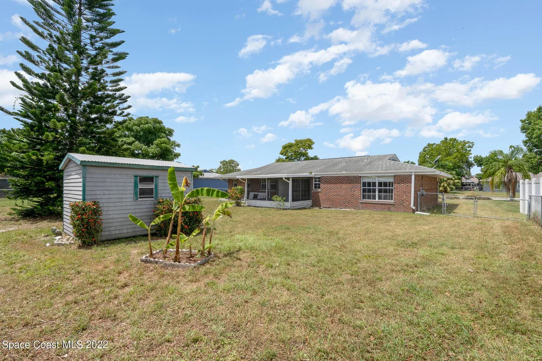 Photo of 1081 Mariposa Drive NE