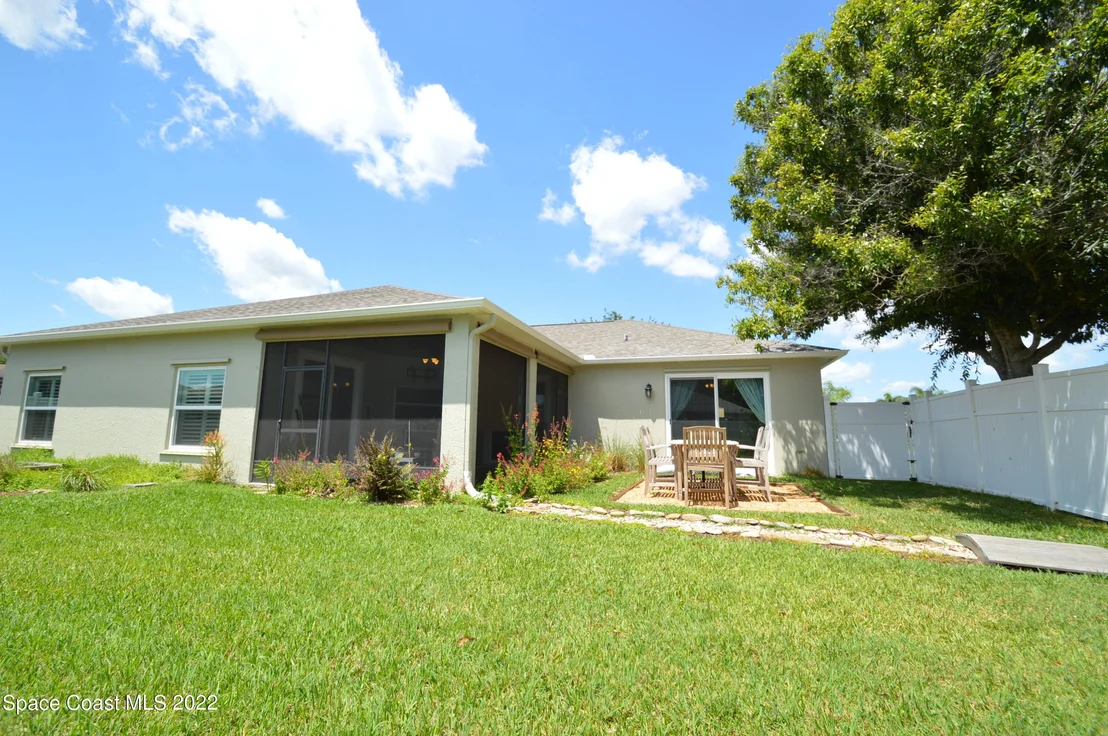 Photo of 725 Triple Crown Lane