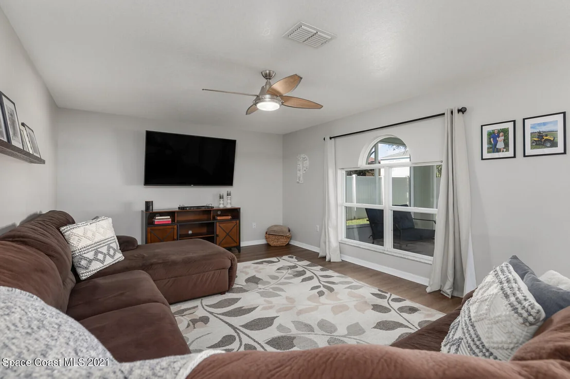 Photo of 3996 Four Lakes Drive