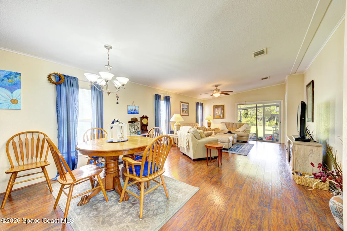 Photo of 385 Outer Drive