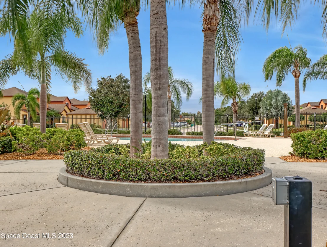 Photo of Unit 103 at 990 Luminary Circle