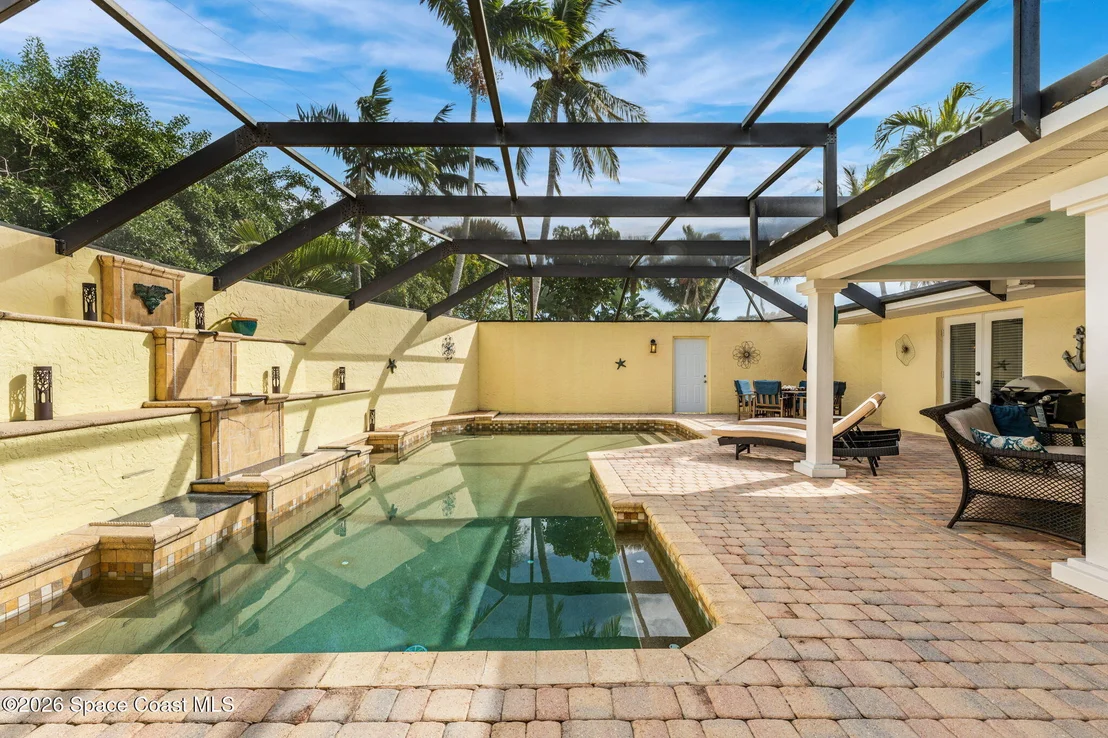 Photo of 704 Malibu Lane