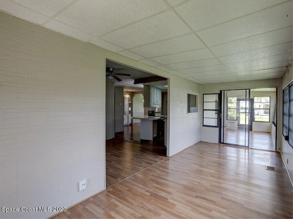 Photo of 925 Barefoot Boulevard