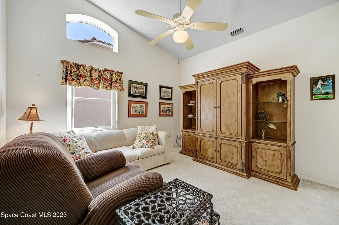 Photo of 368 Renaissance Avenue