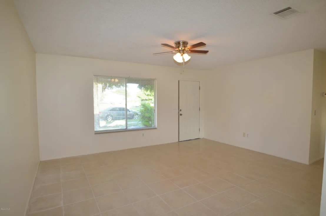 Photo of 1675 NE Fairfield Circle