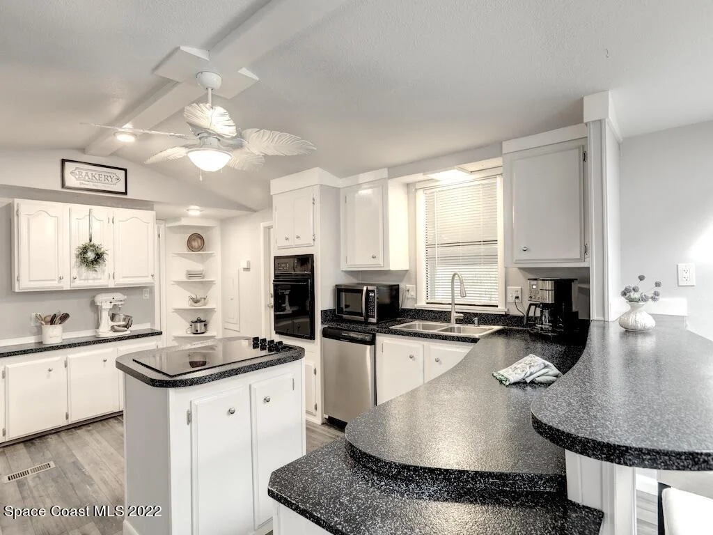 Photo of 7560 Blackhawk Road