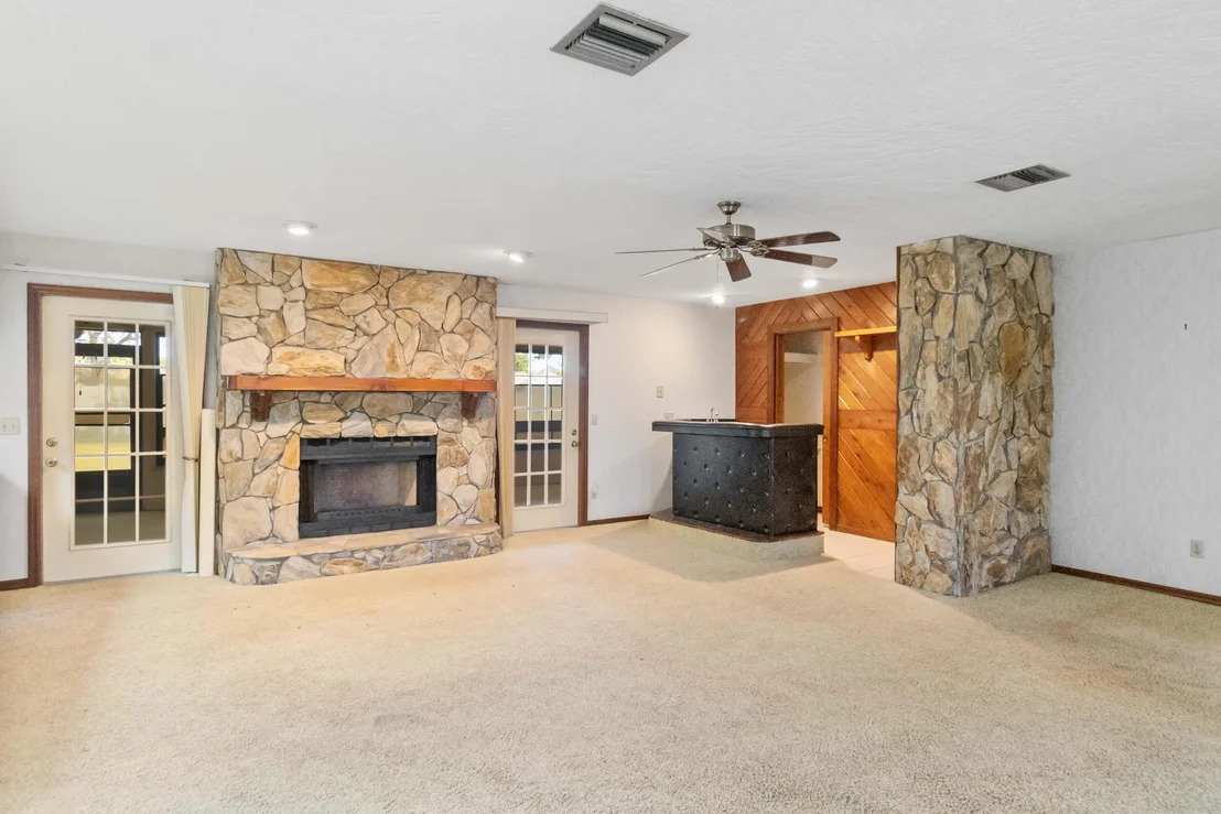 Photo of 741 Montclair Road NE