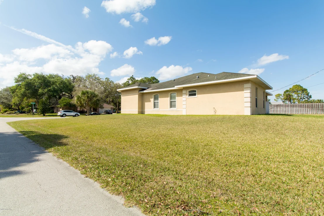 Photo of 199 Memory Lane NE