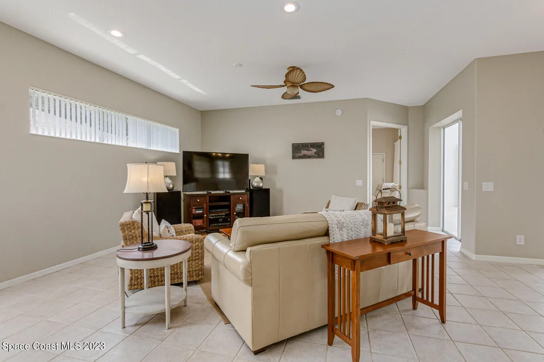 Photo of 859 Villa Drive