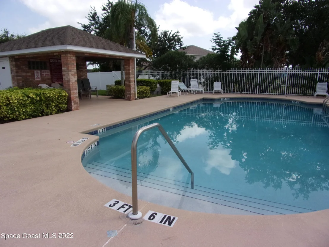 Photo of 1106 White Oak Circle