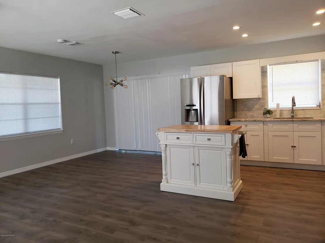 Photo of 1745 Golfview Drive