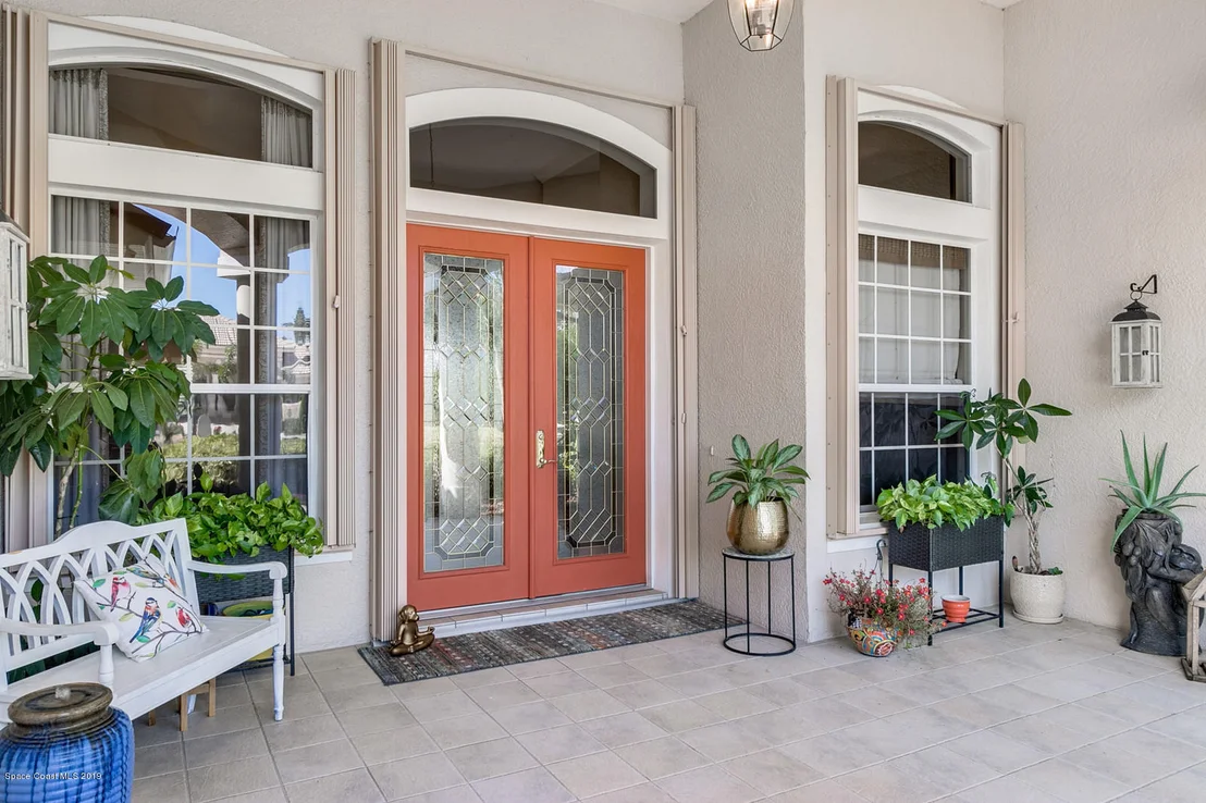 Photo of 824 Chatsworth Drive