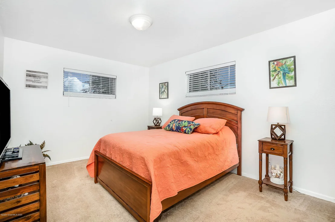 Photo of 960 Forest Road