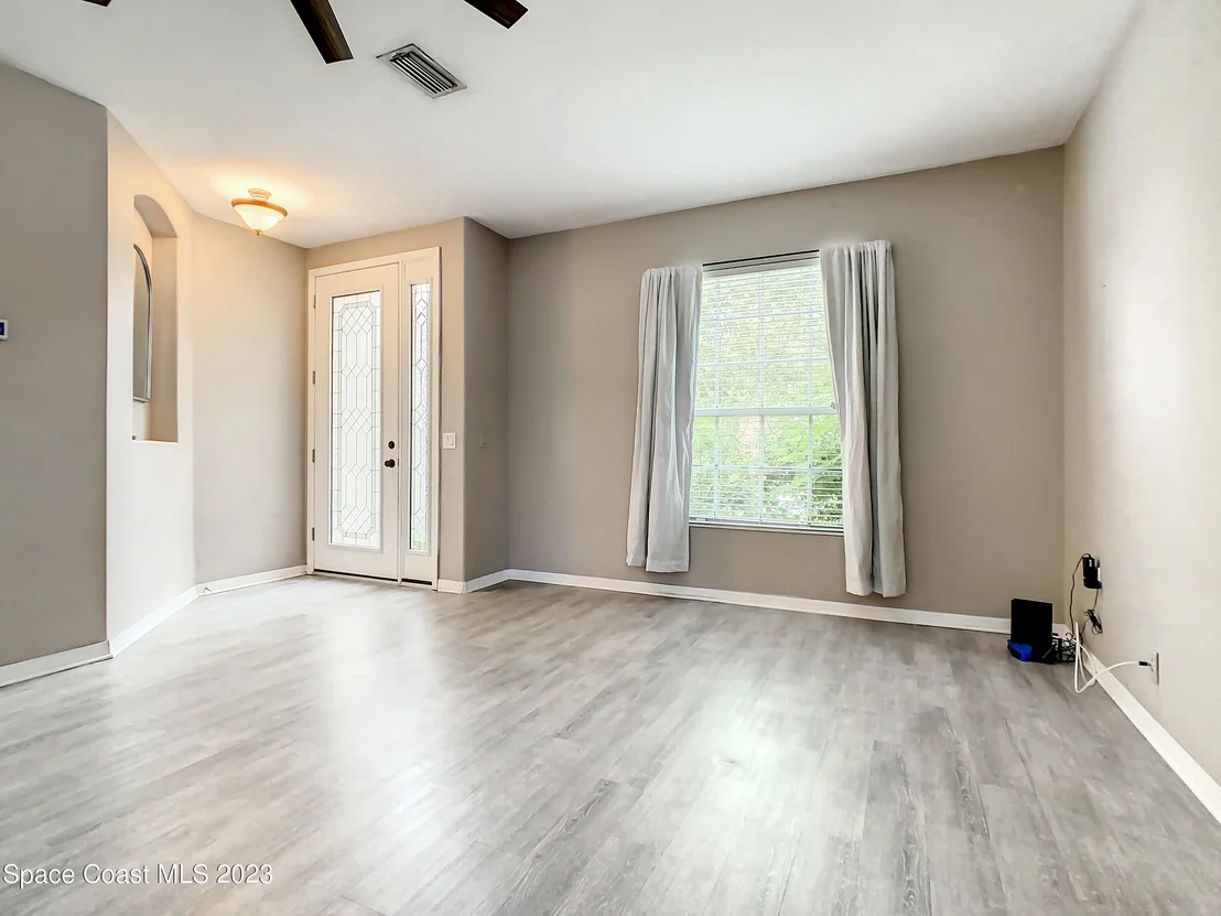Photo of 324 Sedgewood Circle