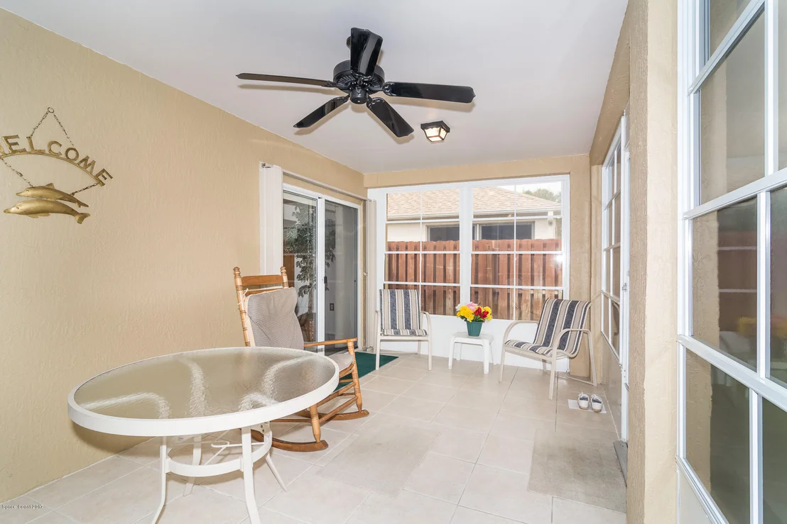 Photo of 1165 White Oak Circle