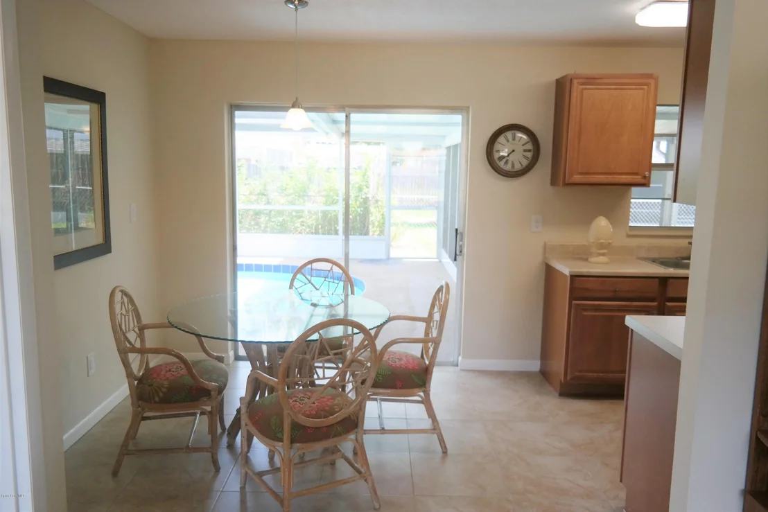 Photo of 545 Chantilly Drive