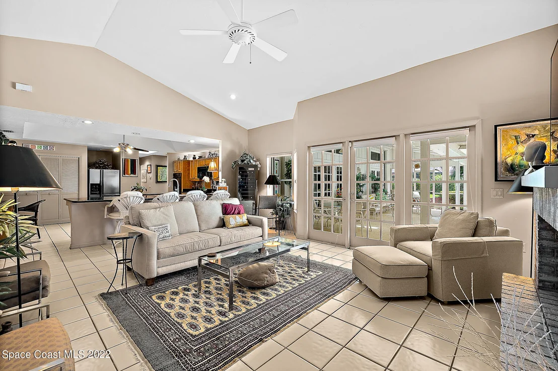 Photo of 686 Rossmoor Circle