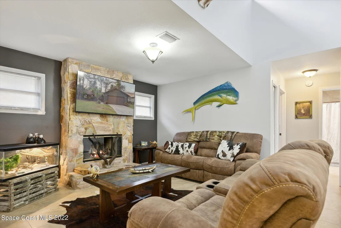 Photo of 5575 Graham Street