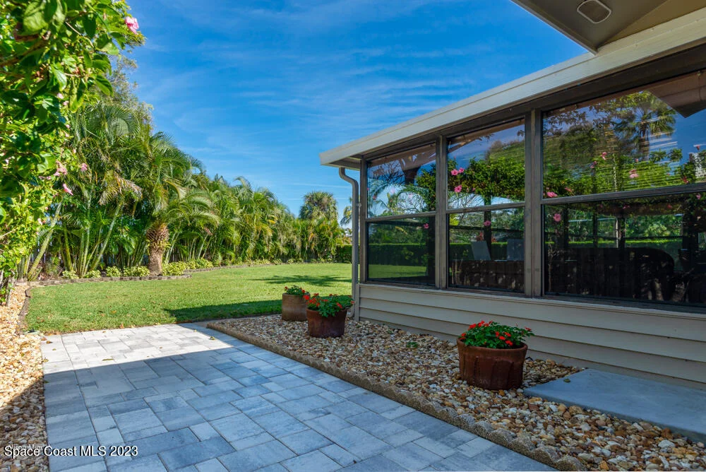 Photo of 2115 S River Road