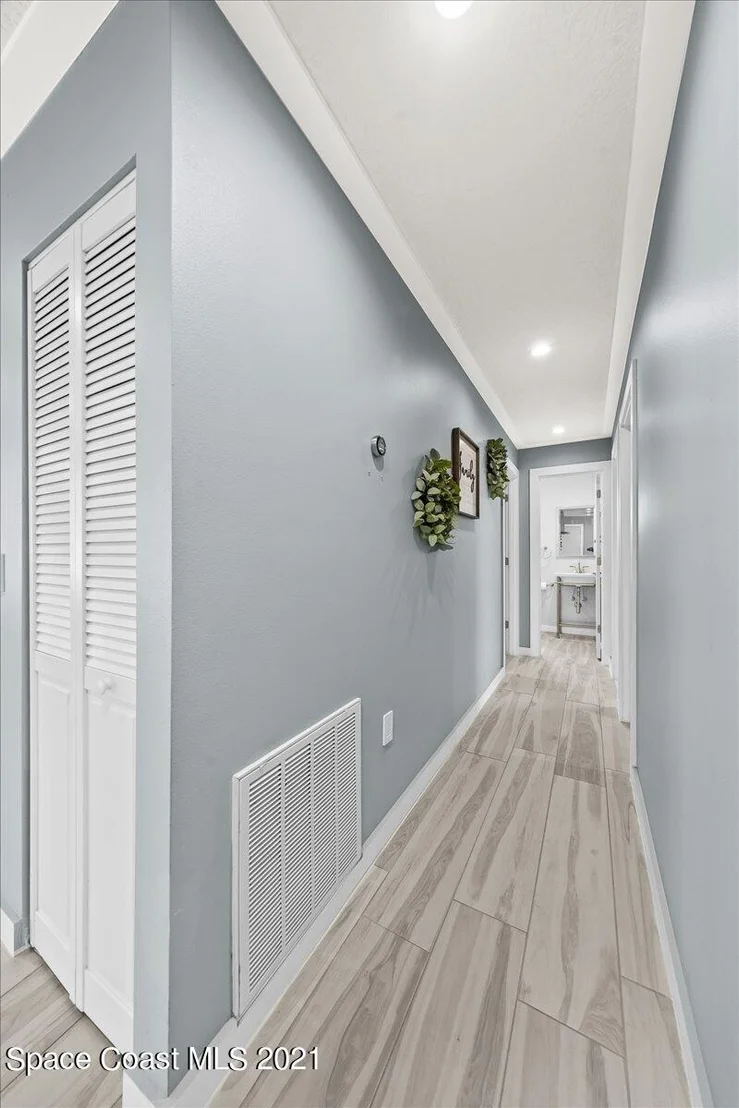 Photo of 1040 Grapefruit Road SE