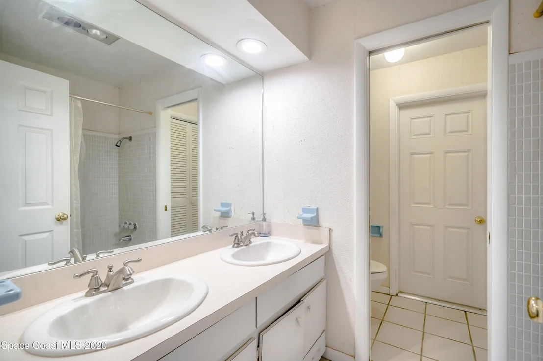 Photo of 304 HAMLIN Avenue