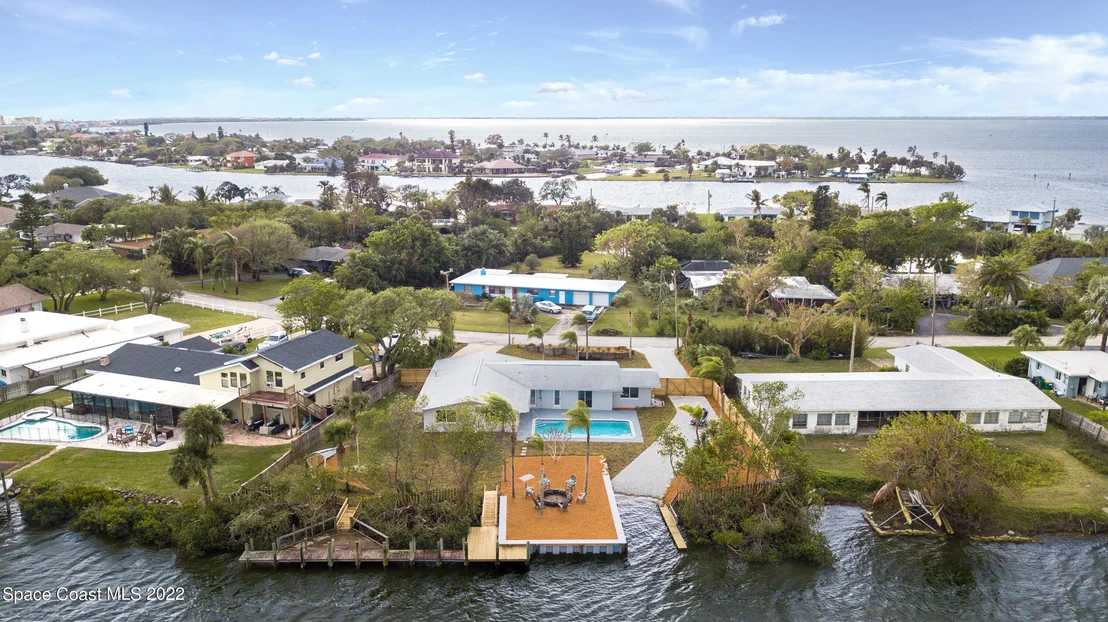 Photo of 77 W Bay Drive