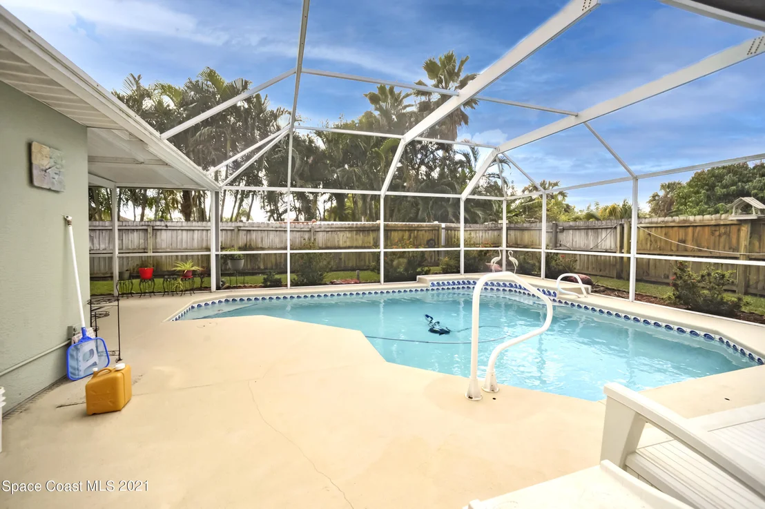 Photo of 1343 Heritage Acres Boulevard
