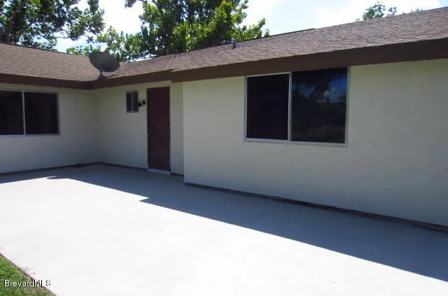 Photo of 1180 NE Riviera Drive
