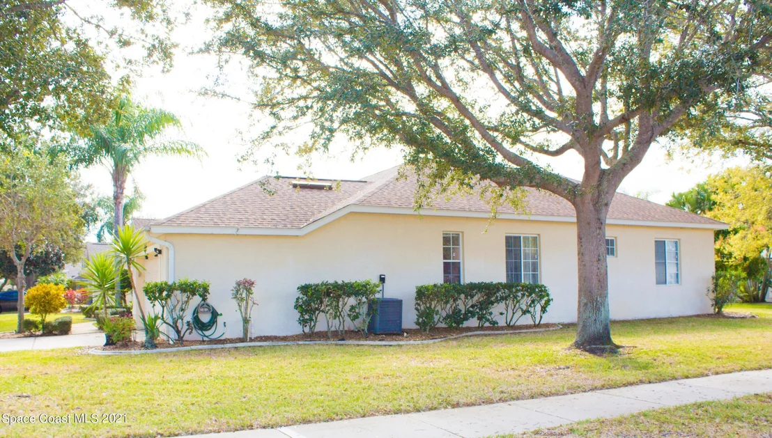 Photo of 5700 Newbury Circle