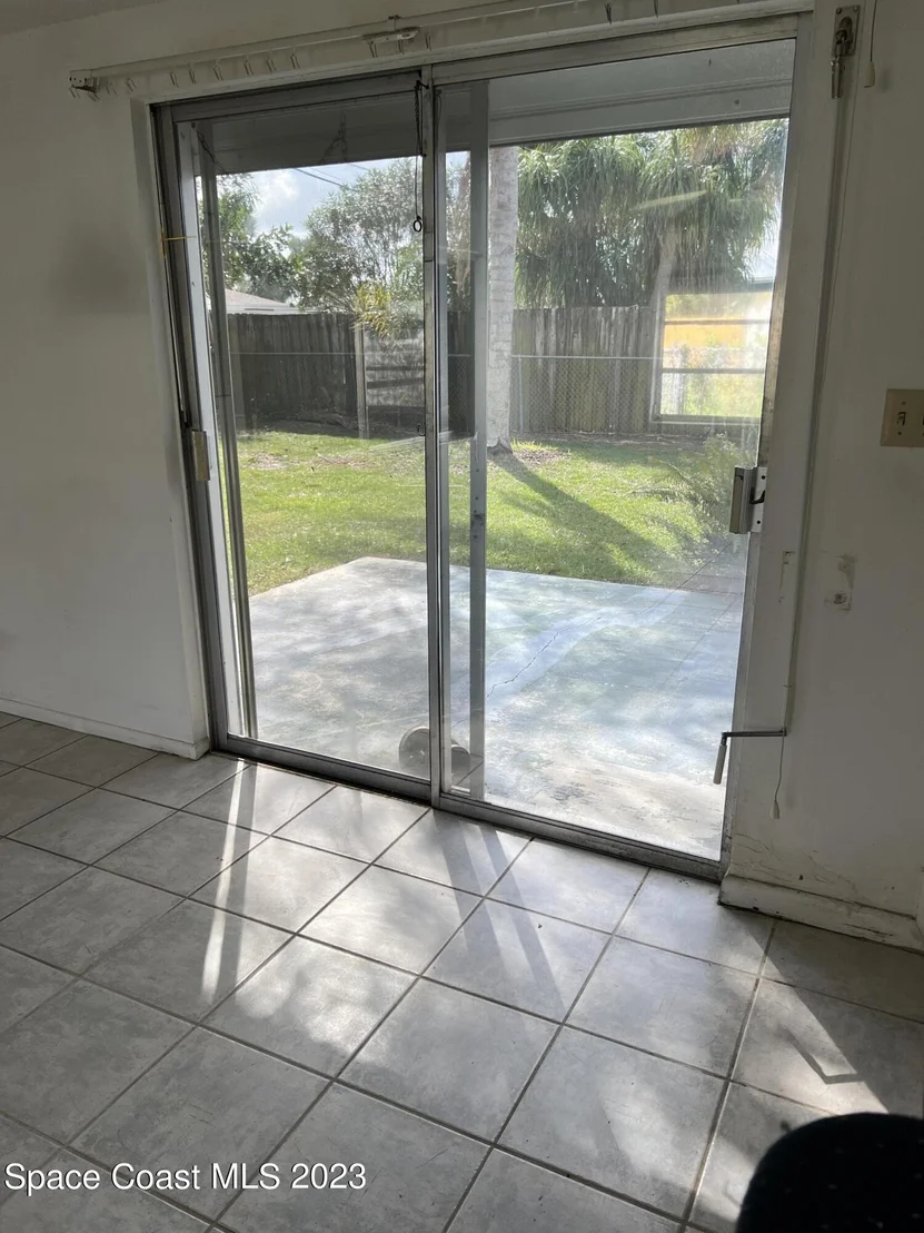 Photo of 605 Buckingham Avenue
